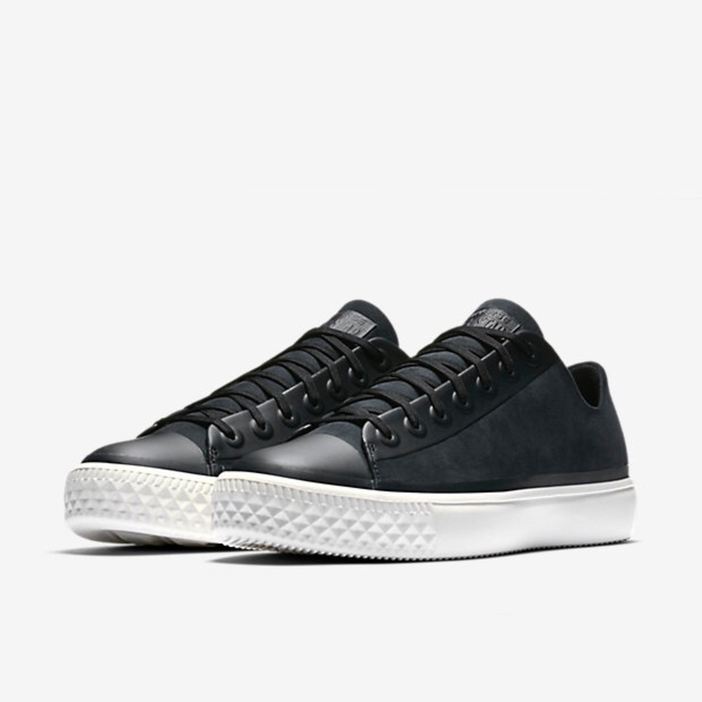 Converse low modern black lace up sneakers
